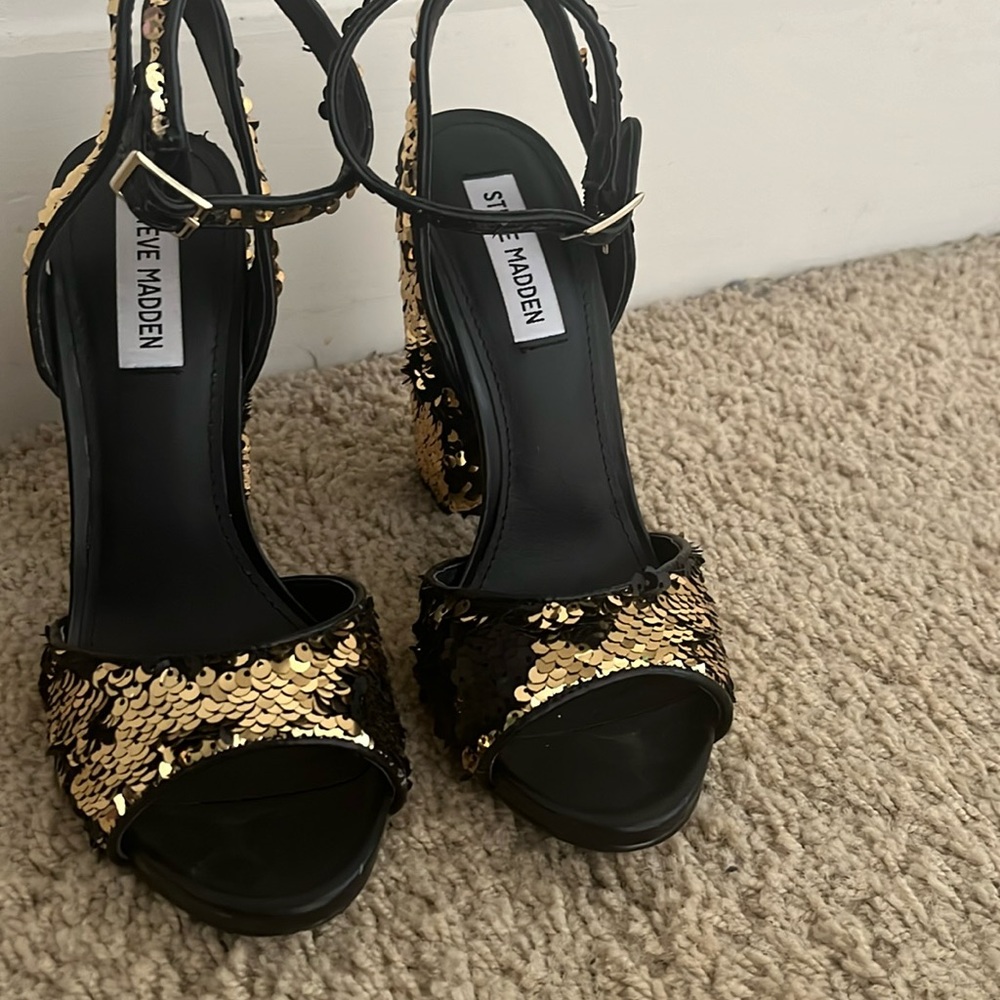 Steve Madden Sequin Block Heel Sandals!